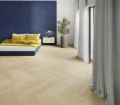 panele-winylowe-wooden-styles-herringbone-oak-blond-cieple-podlogi-2.webp